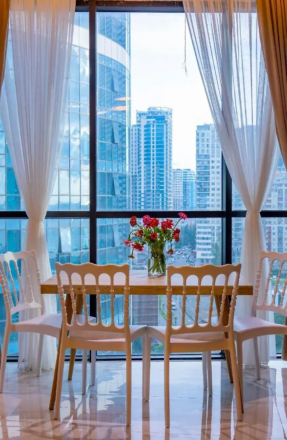 Апартаменты Entire Flat With City Skyline View - Two Bedrooms Батуми